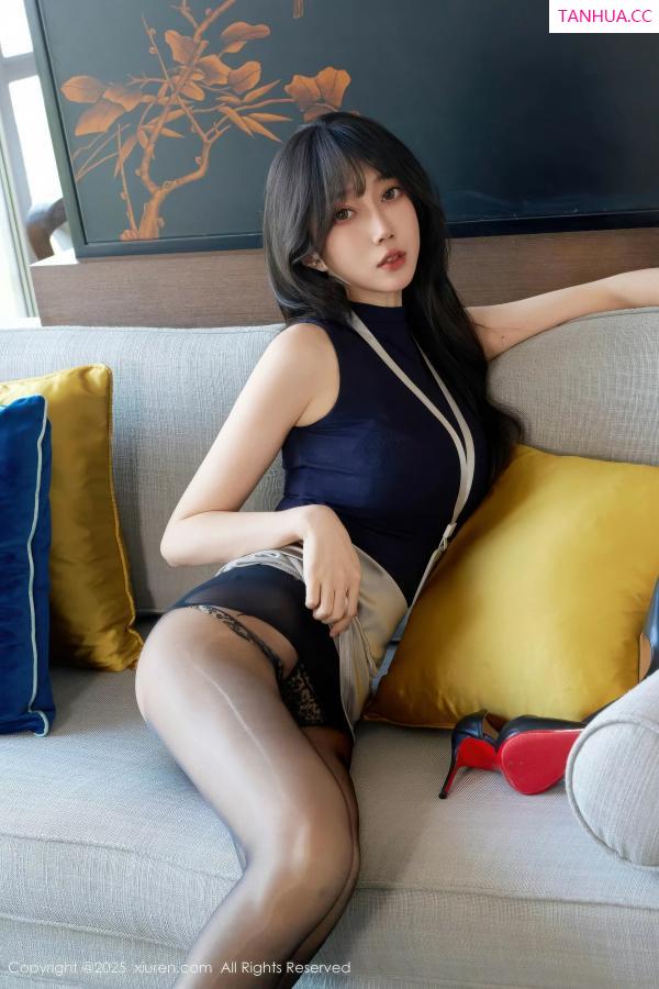 玥儿玥  [XiuRen]高清写真图 2025.10.20 No.10890 玥儿玥er 上海旅拍第30张图片